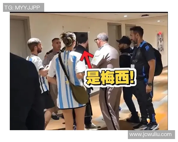 梅西身穿长袖球衣展现独特风采引发球迷热议